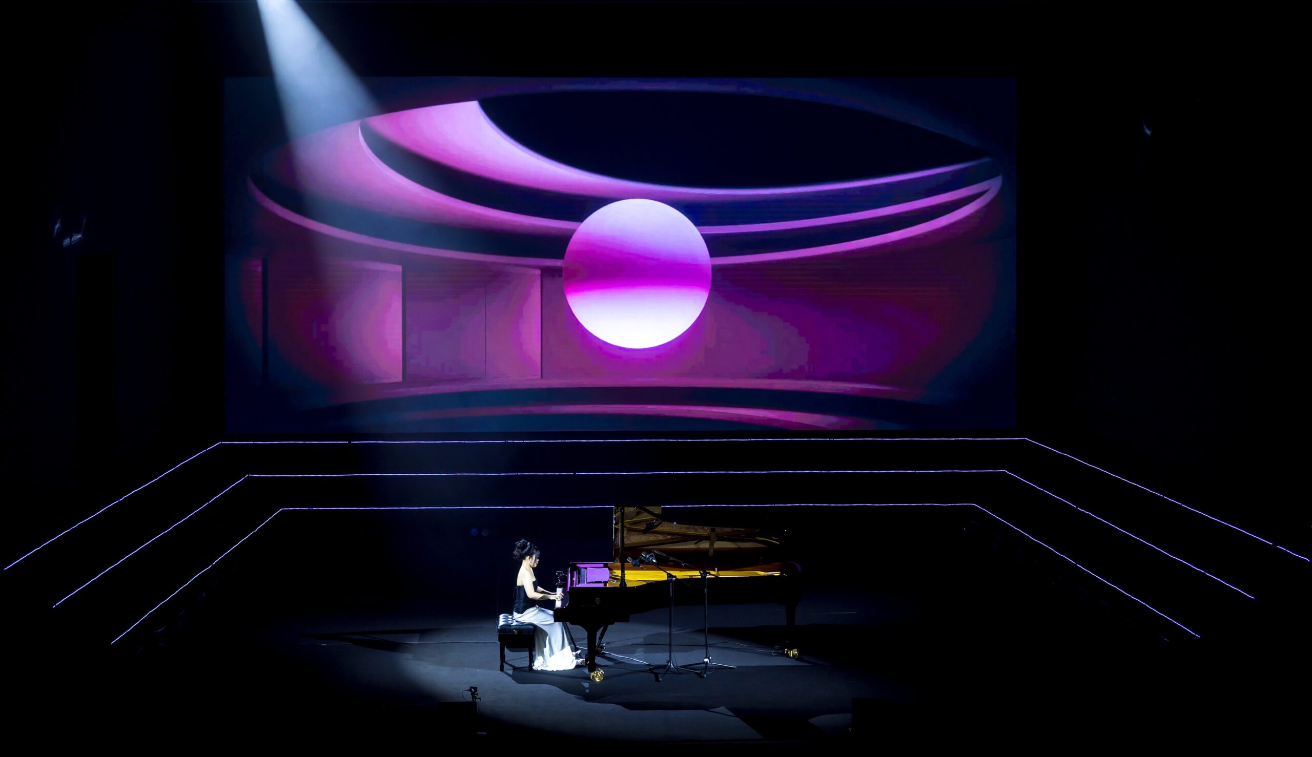Khoảnh khắc độc tấu piano